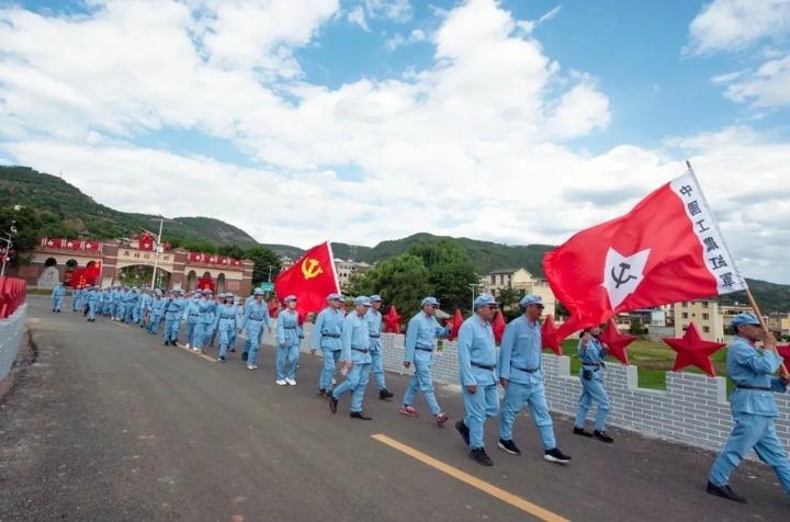 “继承革命传统，赓续红色基因，充实心灵之‘钙’”——前锋化工党委党史进建教育讲授活动