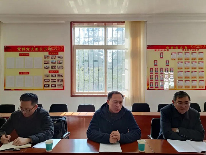 云煤（CA88）集团党委委员、副总经理张清到可保煤矿公司发展春节送温暖慰问活动