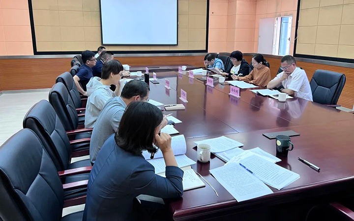 云煤（CA88）集团党委委员、财政总监莫晓丹到云煤矿业调研