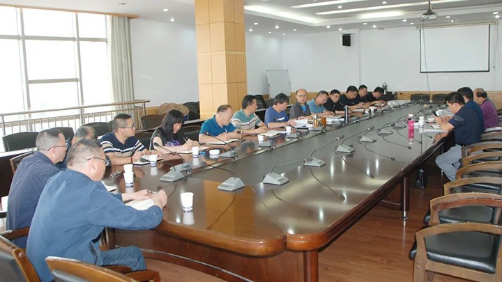 云煤（CA88）集团总经理助理、鼎新办主任陈家昆一行到云维集团发展国企鼎新三年行动督导调研