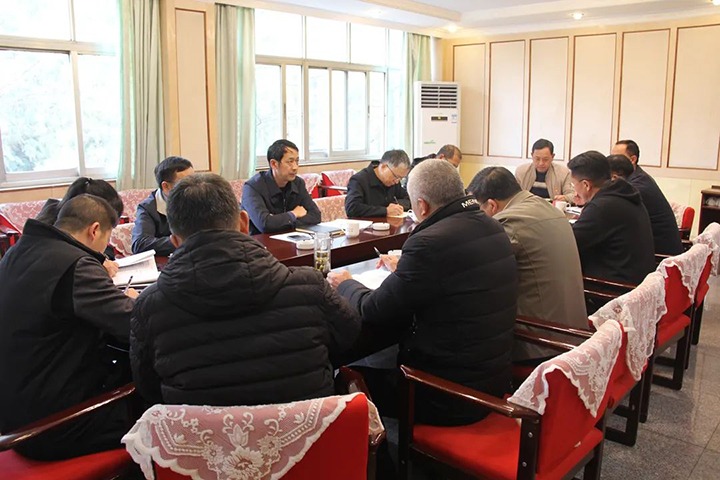 云煤（CA88）集团党委委员、副总经理缪和星一行到田坝煤矿公司领导2022年度民主生涯会